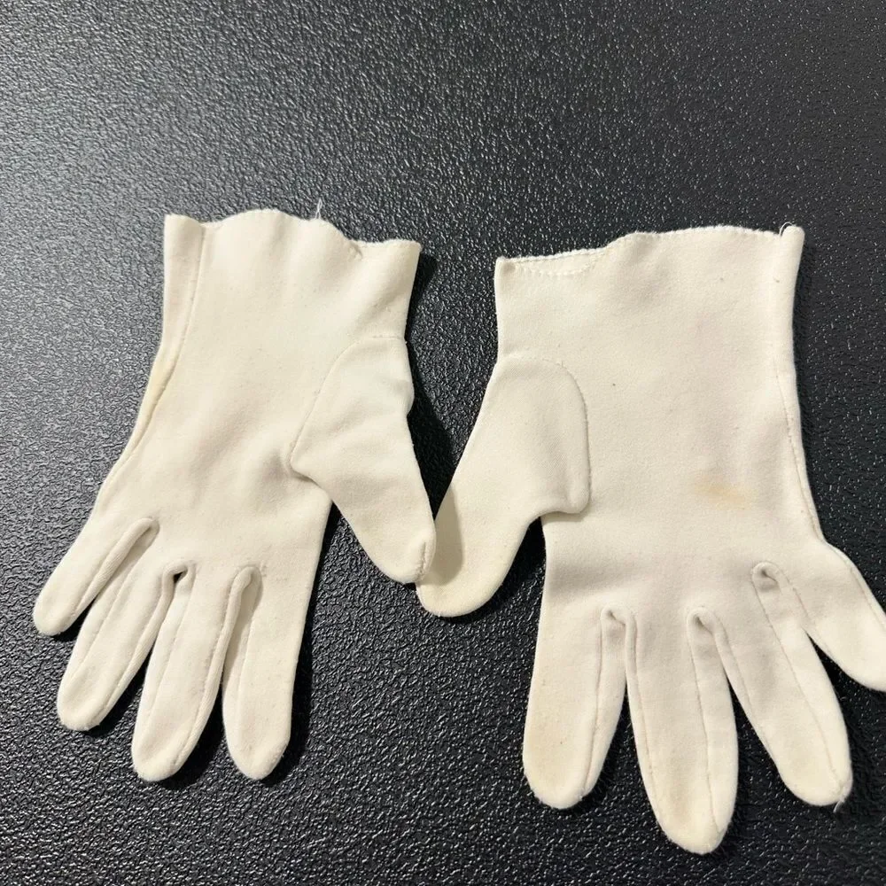 Vintage Elegant Cream Gloves with Embellishments